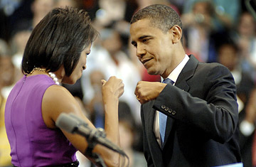 [Image: obama_fist_bump_0605.jpg]